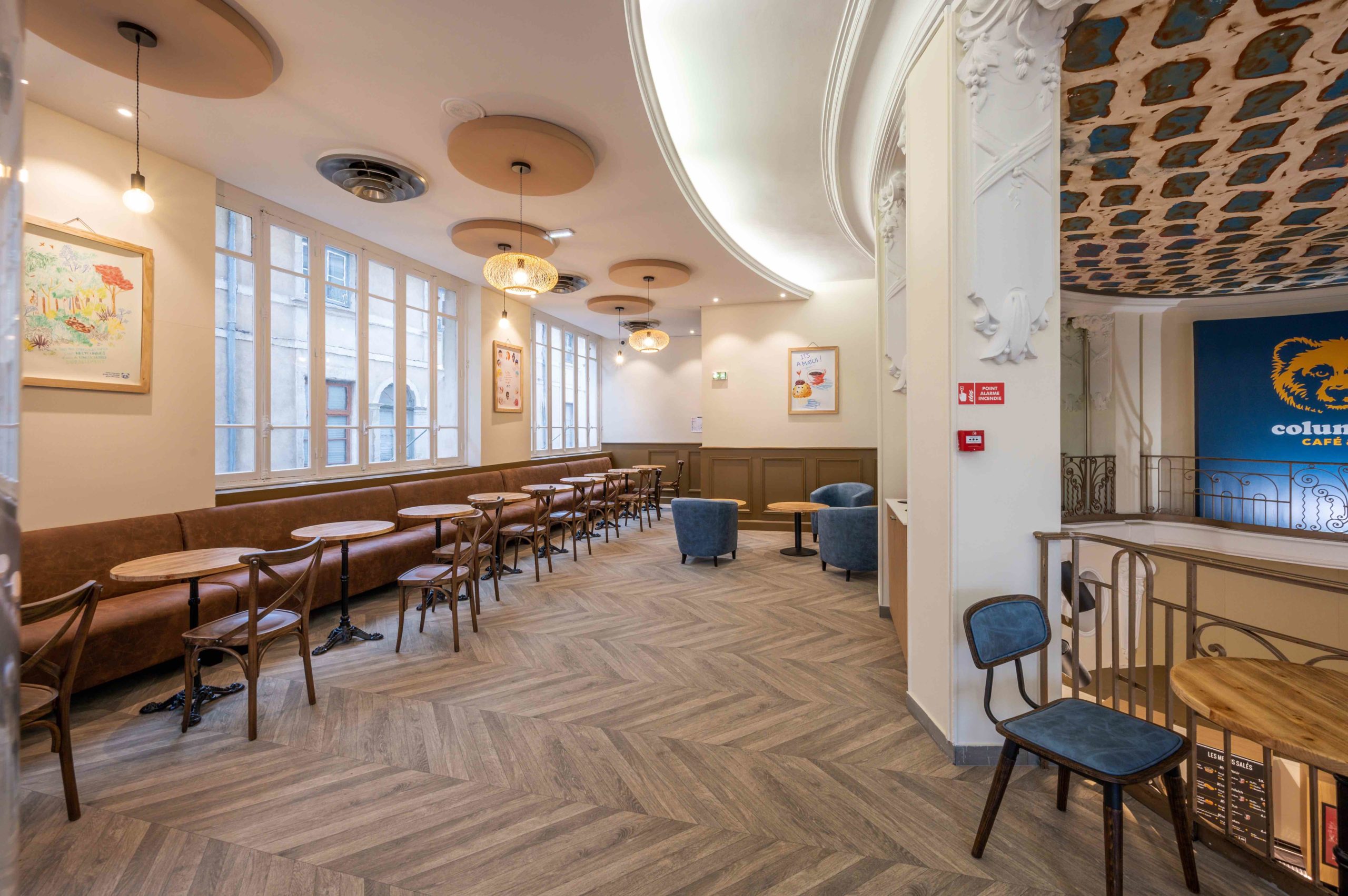 Nimes Boulevard Amiral Courbet Columbus Cafe Co